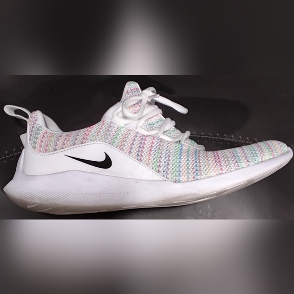 Nike Kids Size 6.5 White Sneakers Lightweight Breathable Design - Picture 7 of 8